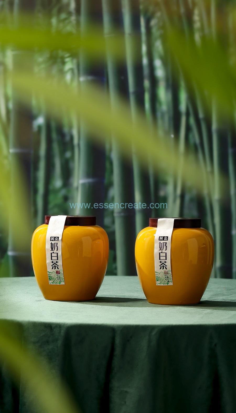 pequeñas cajas de lata de té
