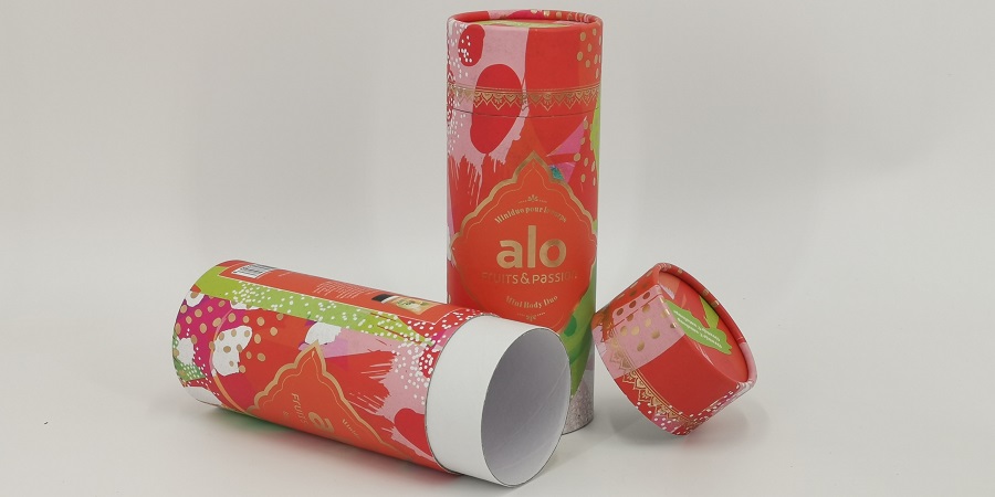 Porta latas de bebidas paquete de 6 cartones de papel kraft.