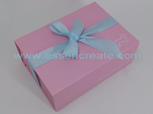 caja de regalo rosa plegable